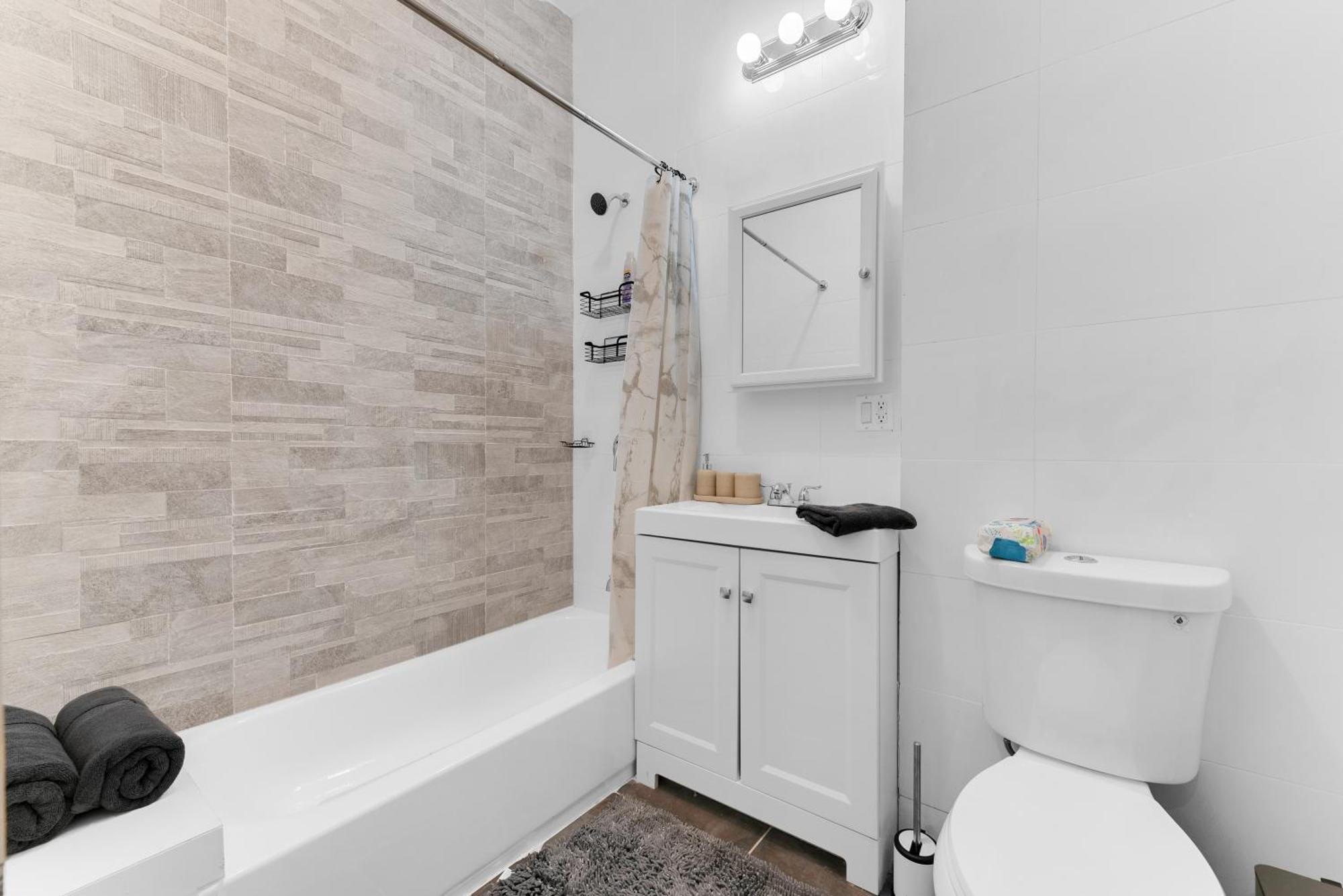 شقة Charming 2Br Bkyrd Near Williamsburg نيو يورك المظهر الخارجي الصورة